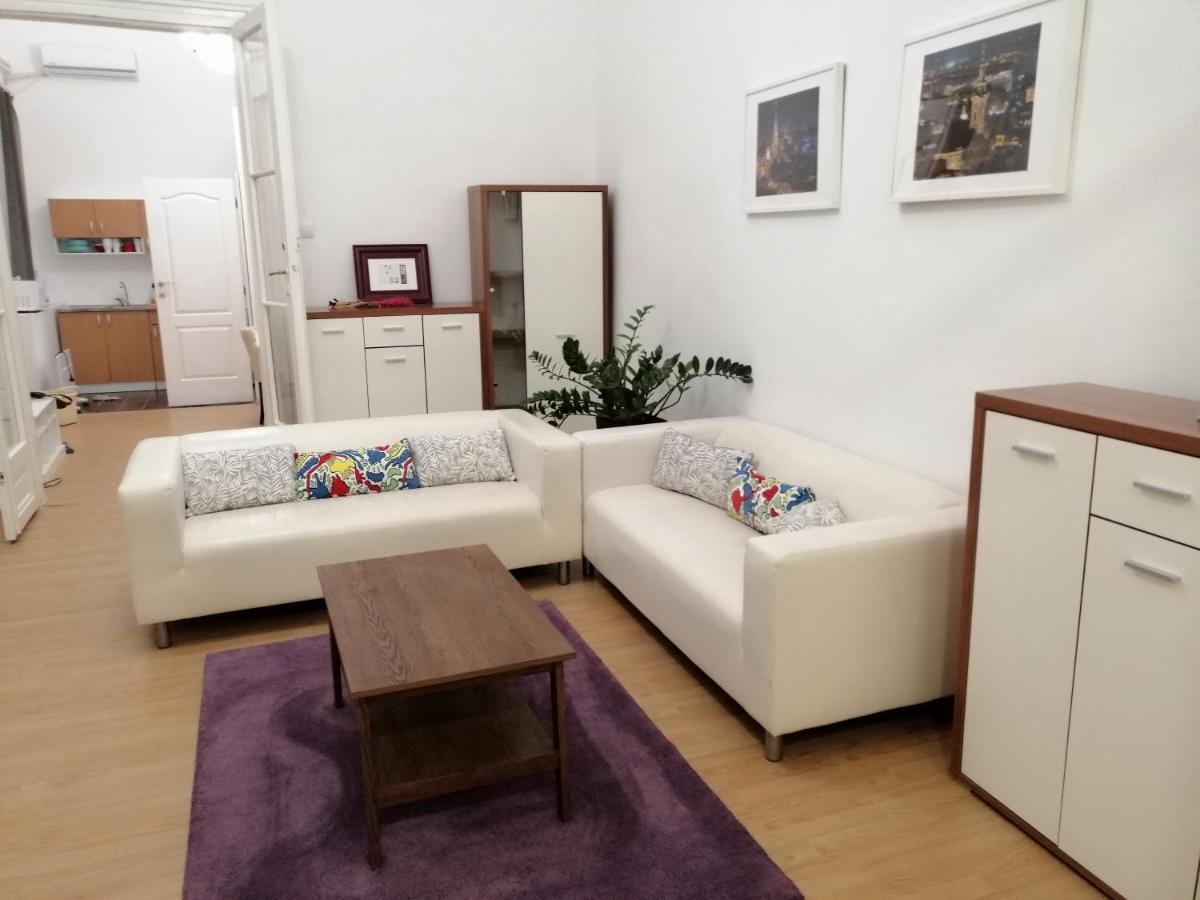 Filinhome Zmaj Jovina Suite Novi Sad Ngoại thất bức ảnh