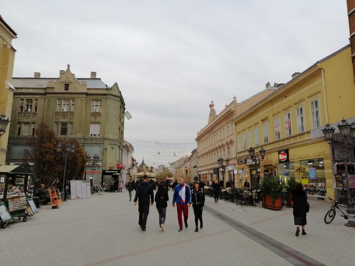 Filinhome Zmaj Jovina Suite Novi Sad Ngoại thất bức ảnh