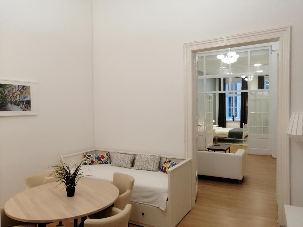 Filinhome Zmaj Jovina Suite Novi Sad Ngoại thất bức ảnh